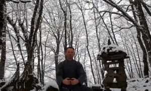 Цигун в снегу